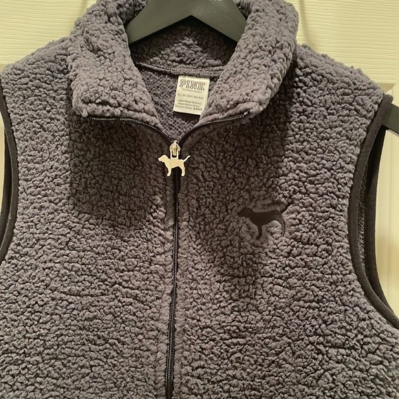 Victoria's Secret PINK Limited Edition Sherpa Campus Vest Jacket - Picture 3 of 4